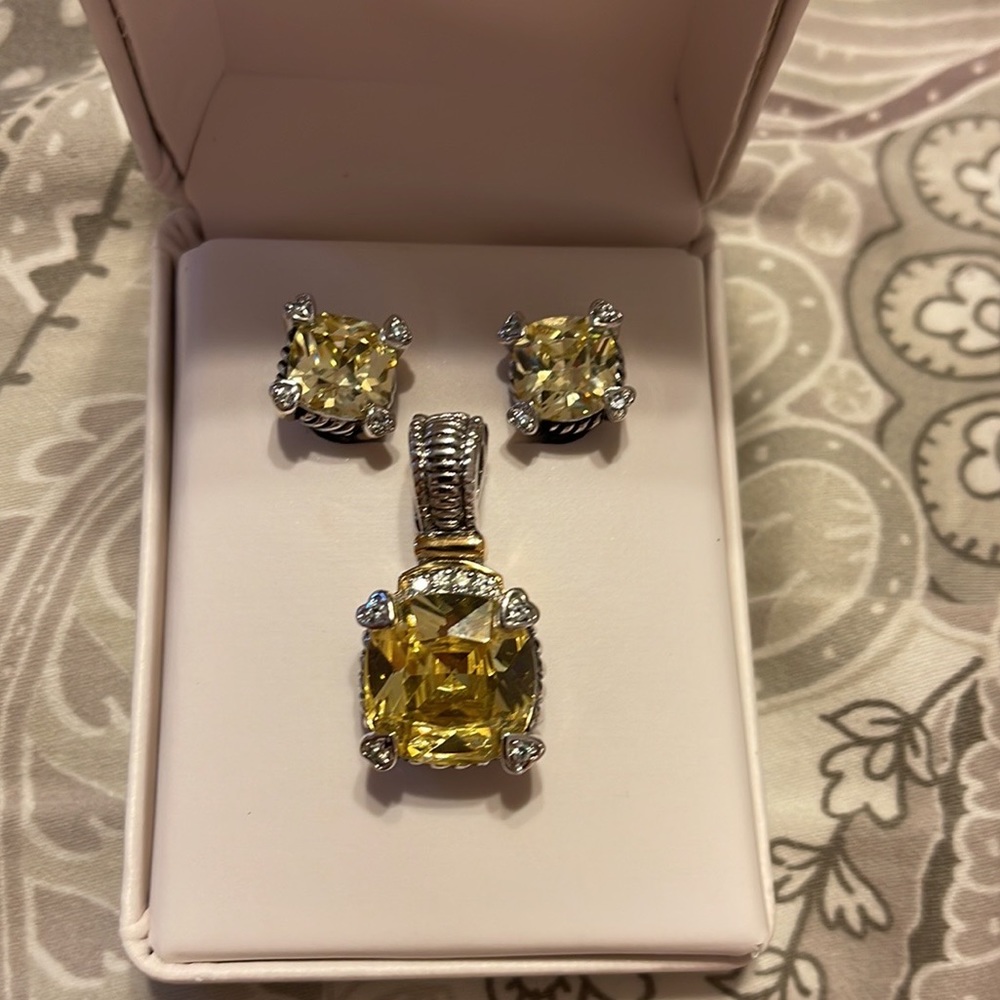 Yellow stone earring and pendant set